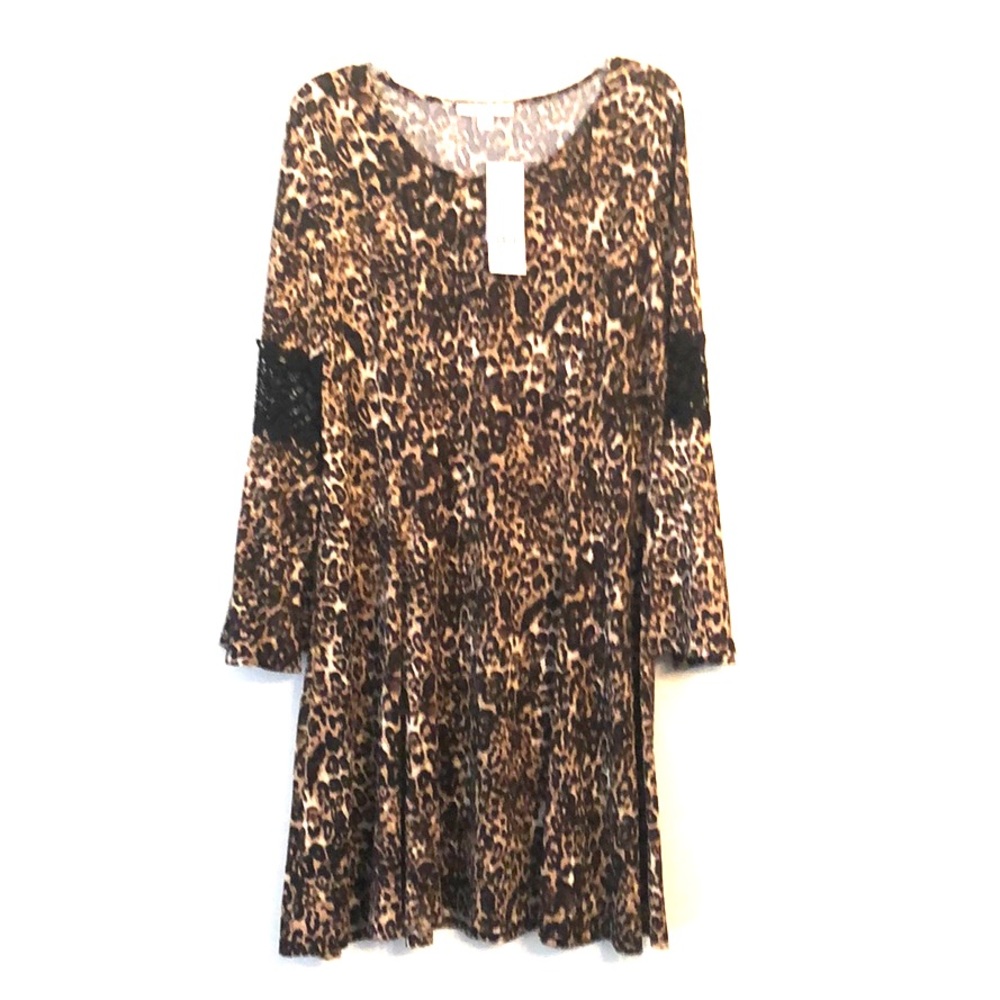 NEW with tags. Very nice dress, bell sleeves PL 🎈